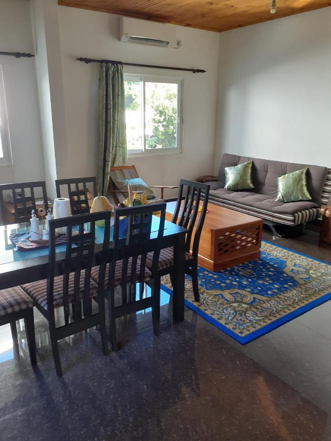 Corner Bay Apartments Beau Vallon,Mahe Виктория Экстерьер фото