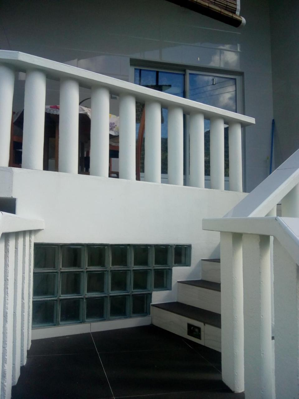 Corner Bay Apartments Beau Vallon,Mahe Виктория Экстерьер фото