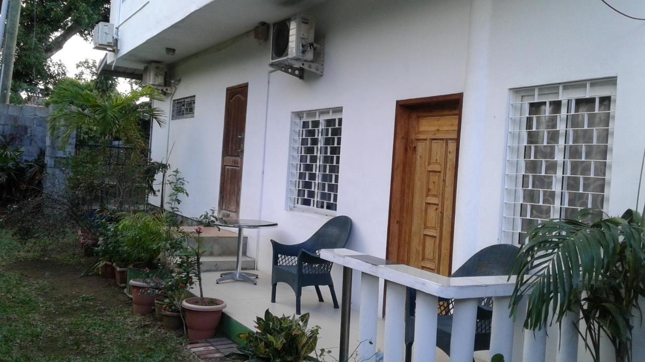 Corner Bay Apartments Beau Vallon,Mahe Виктория Экстерьер фото